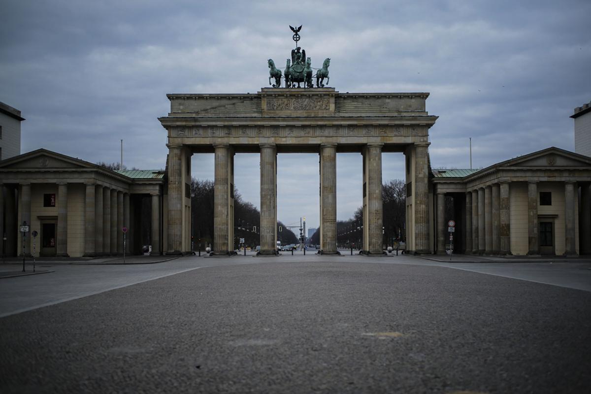 Virus Outbreak Empty Landmarks Photo Gallery