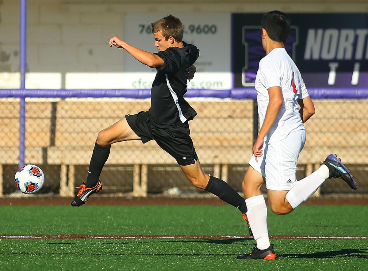 Western vs WL soccer 04.jpg