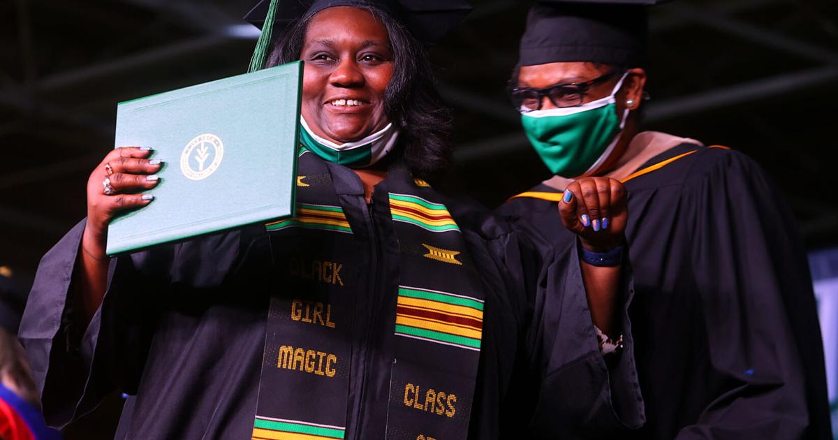 PHOTOS Ivy Tech graduation News