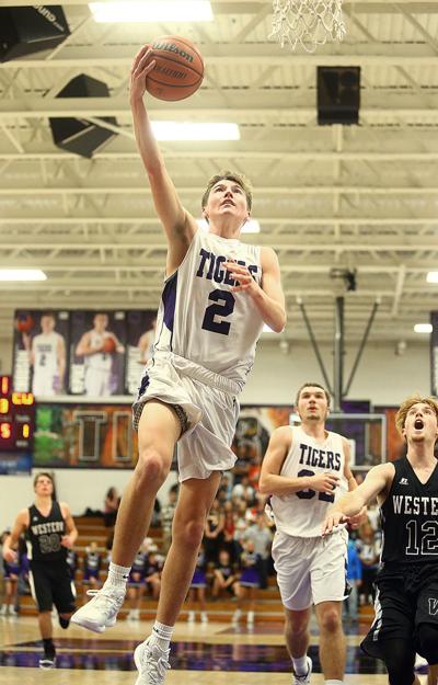 BOYS BB: Tigers hold on | Sports | kokomotribune.com