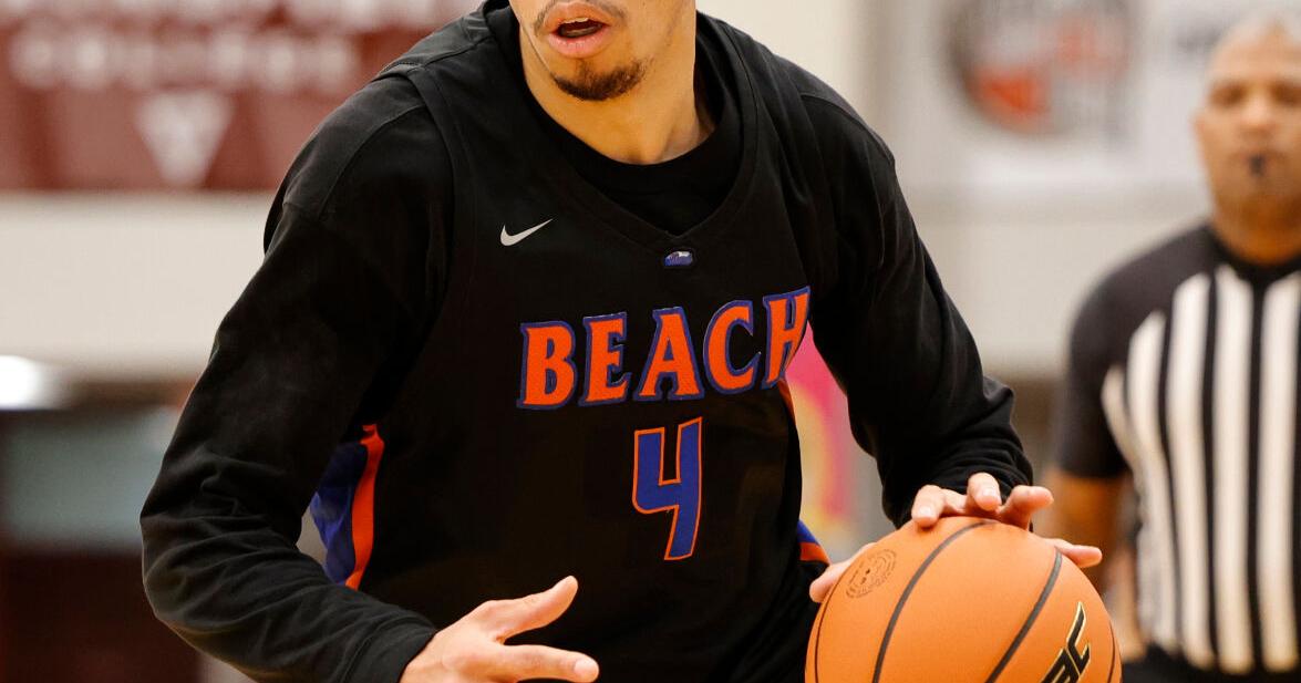 Top basketball recruit Stokes commits to Kansas over Kentucky