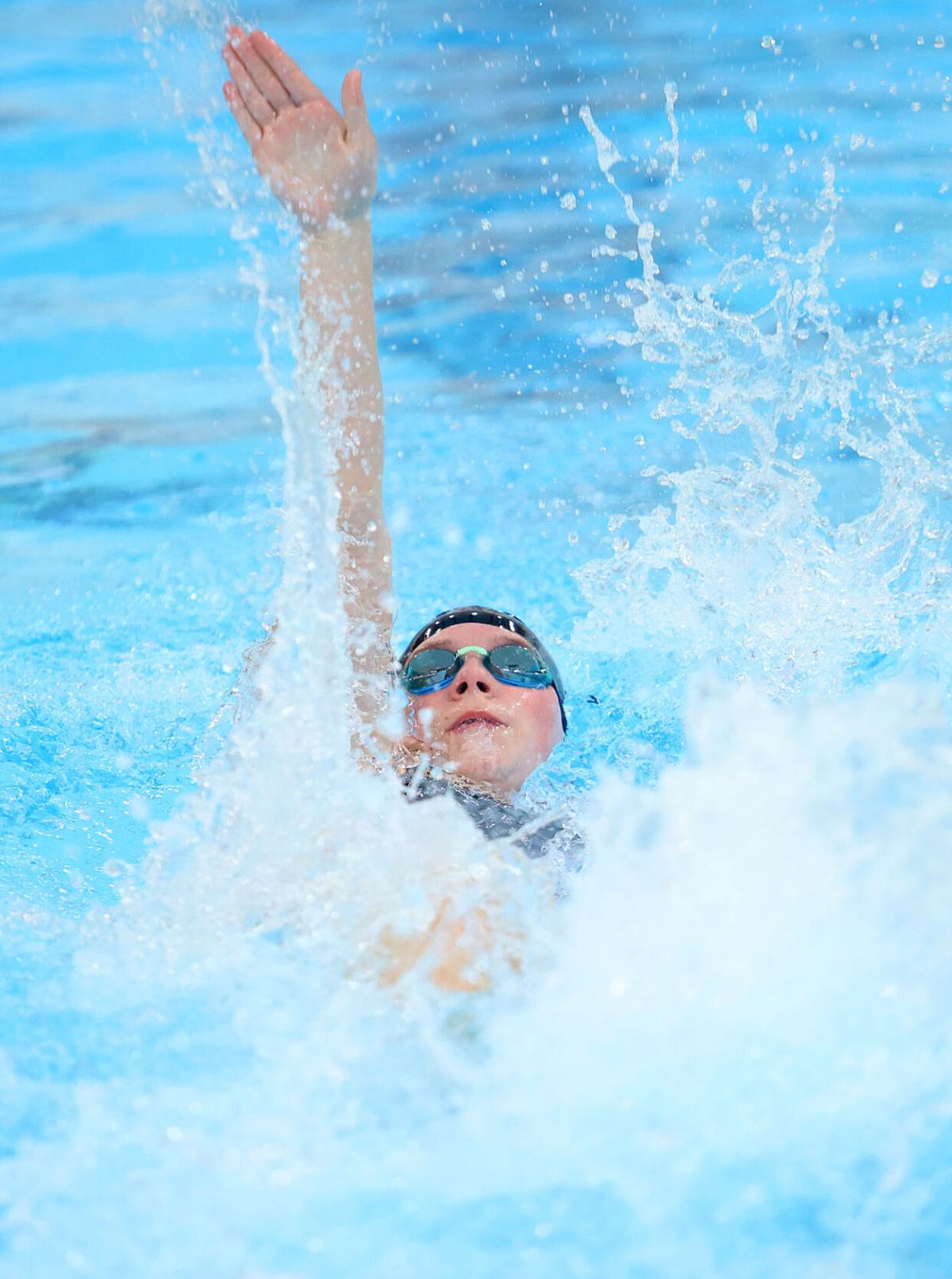 Western swimming 01.jpg