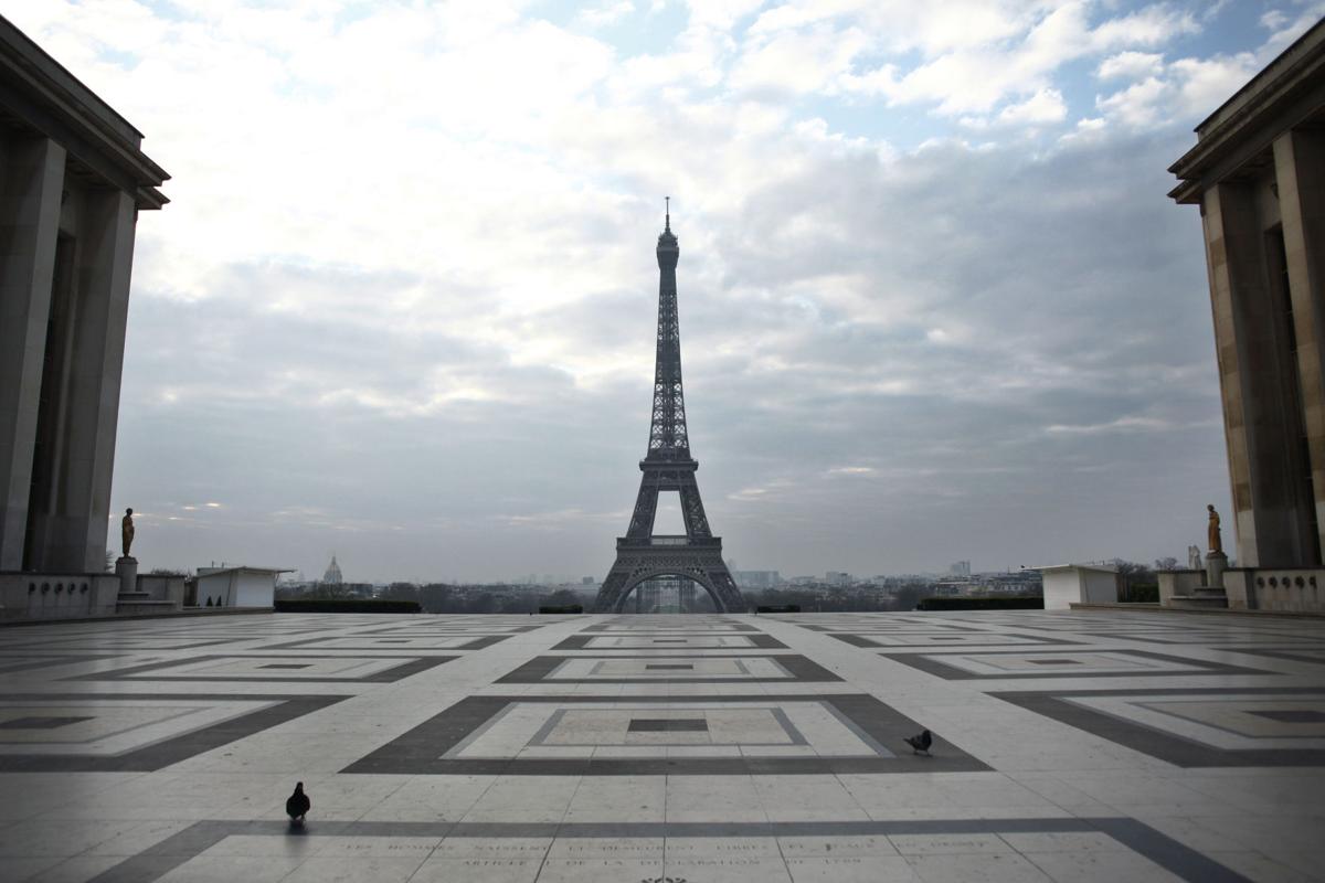 Virus Outbreak Empty Landmarks Photo Gallery