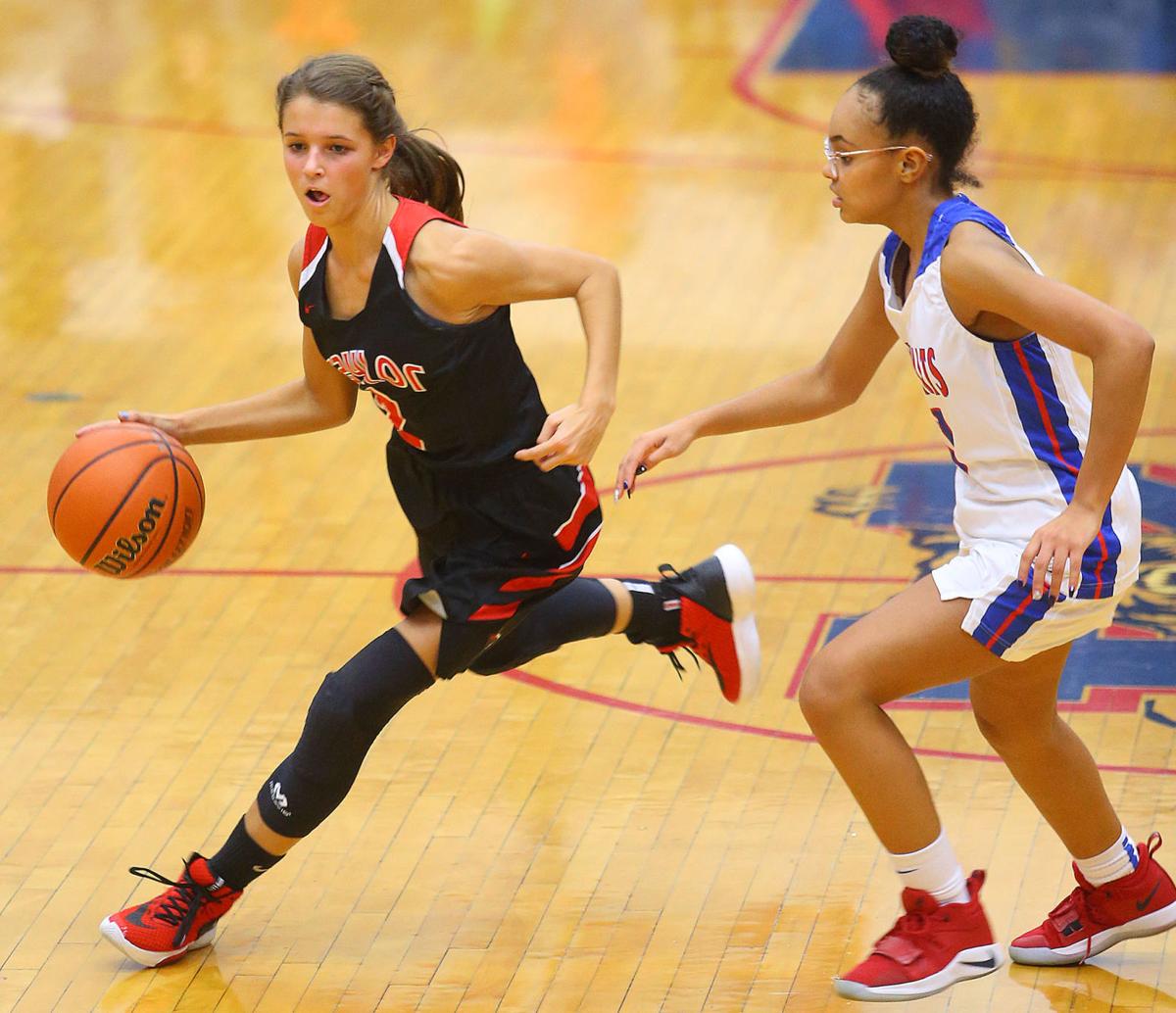 Taylor vs KHS GBB 03.jpg