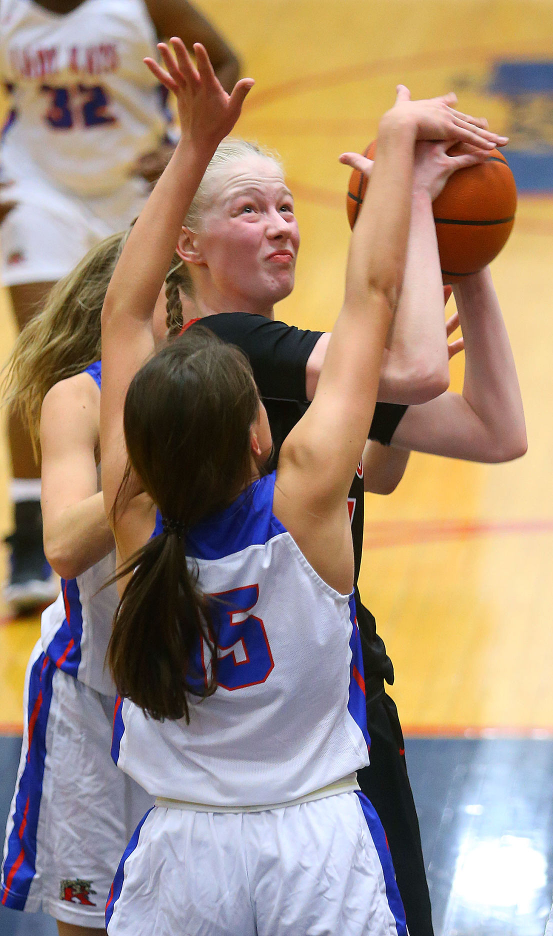 Taylor vs KHS GBB 05.jpg
