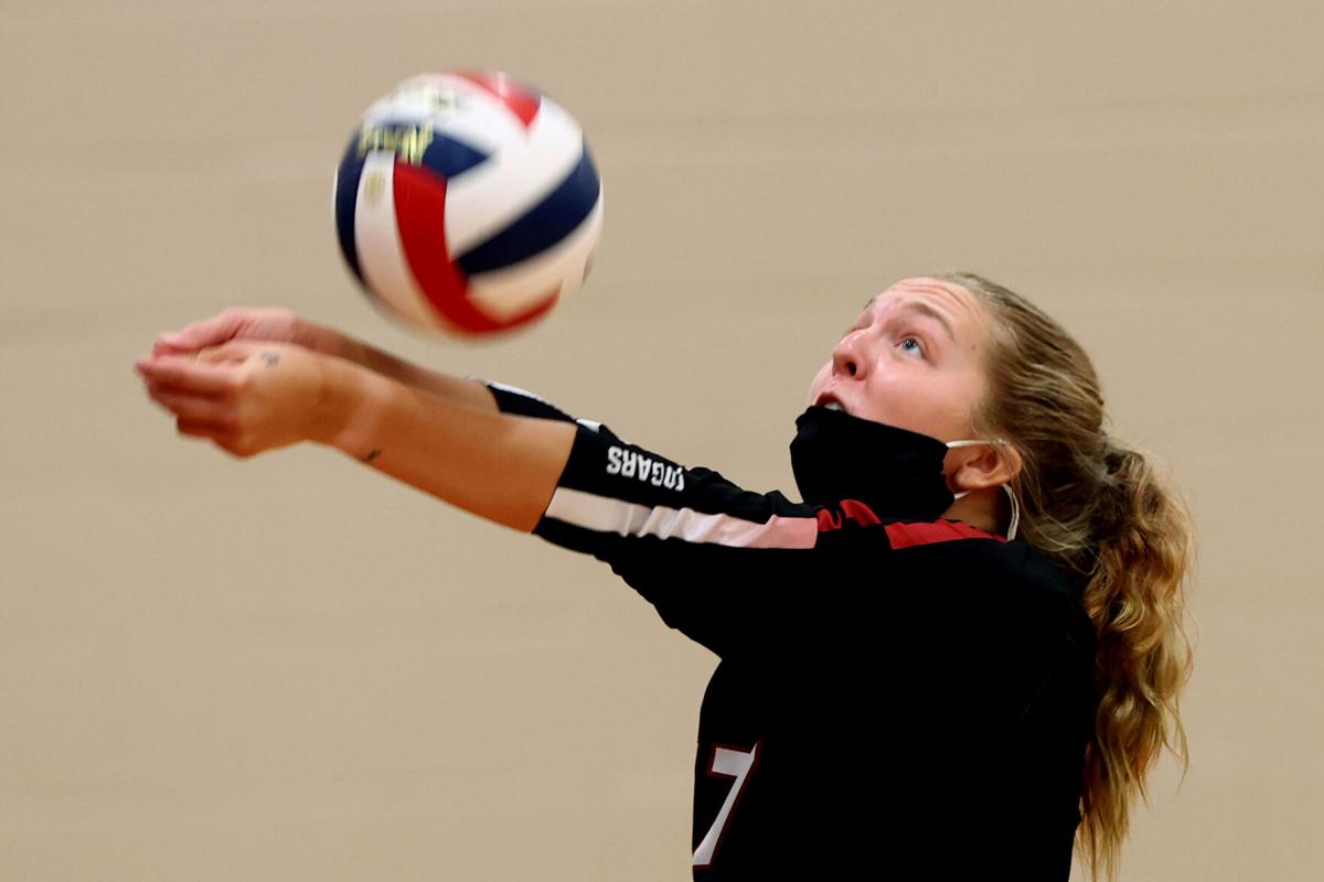 Volleyball IUK vs Aquinas 06.JPG