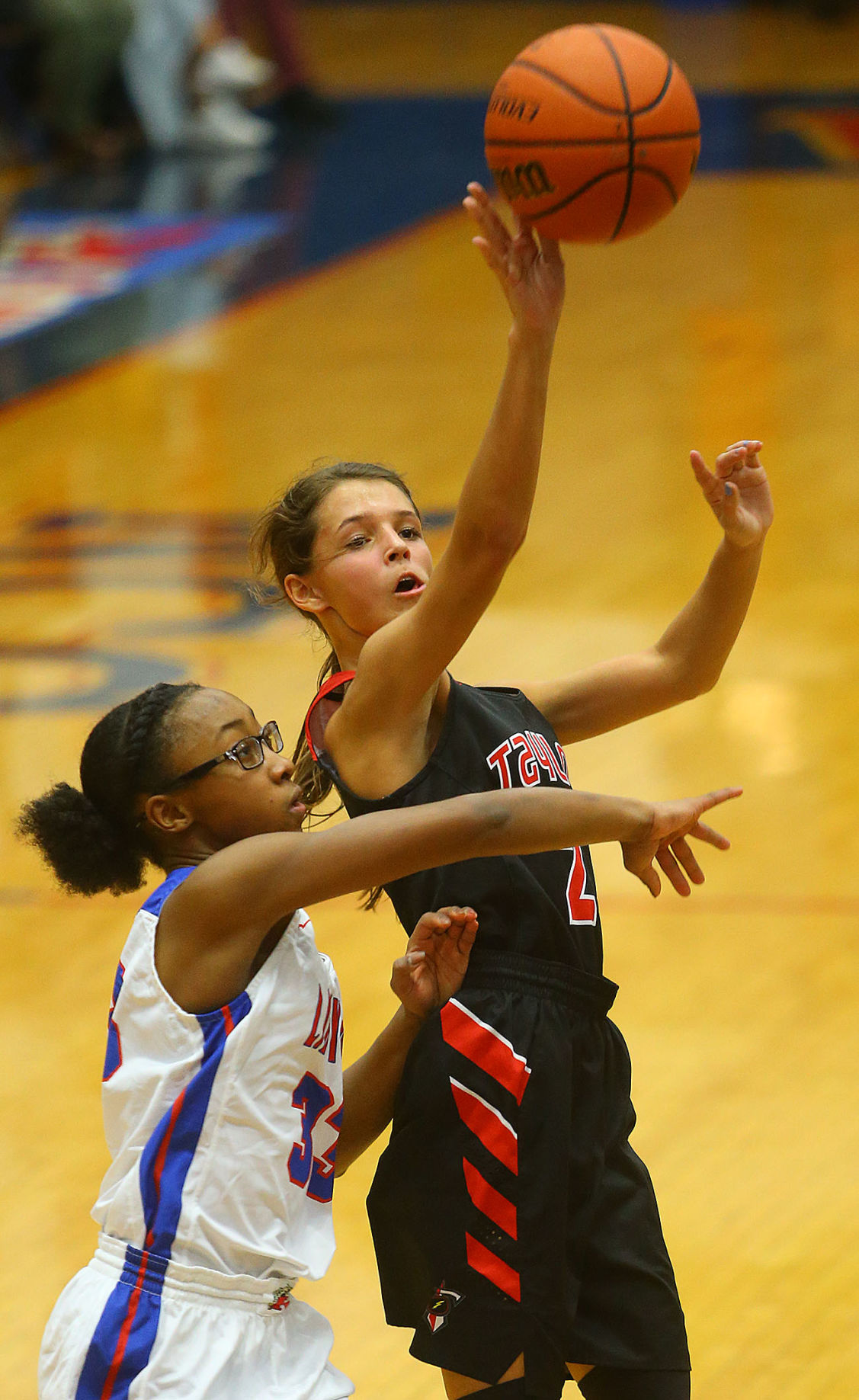 Taylor vs KHS GBB 07.jpg