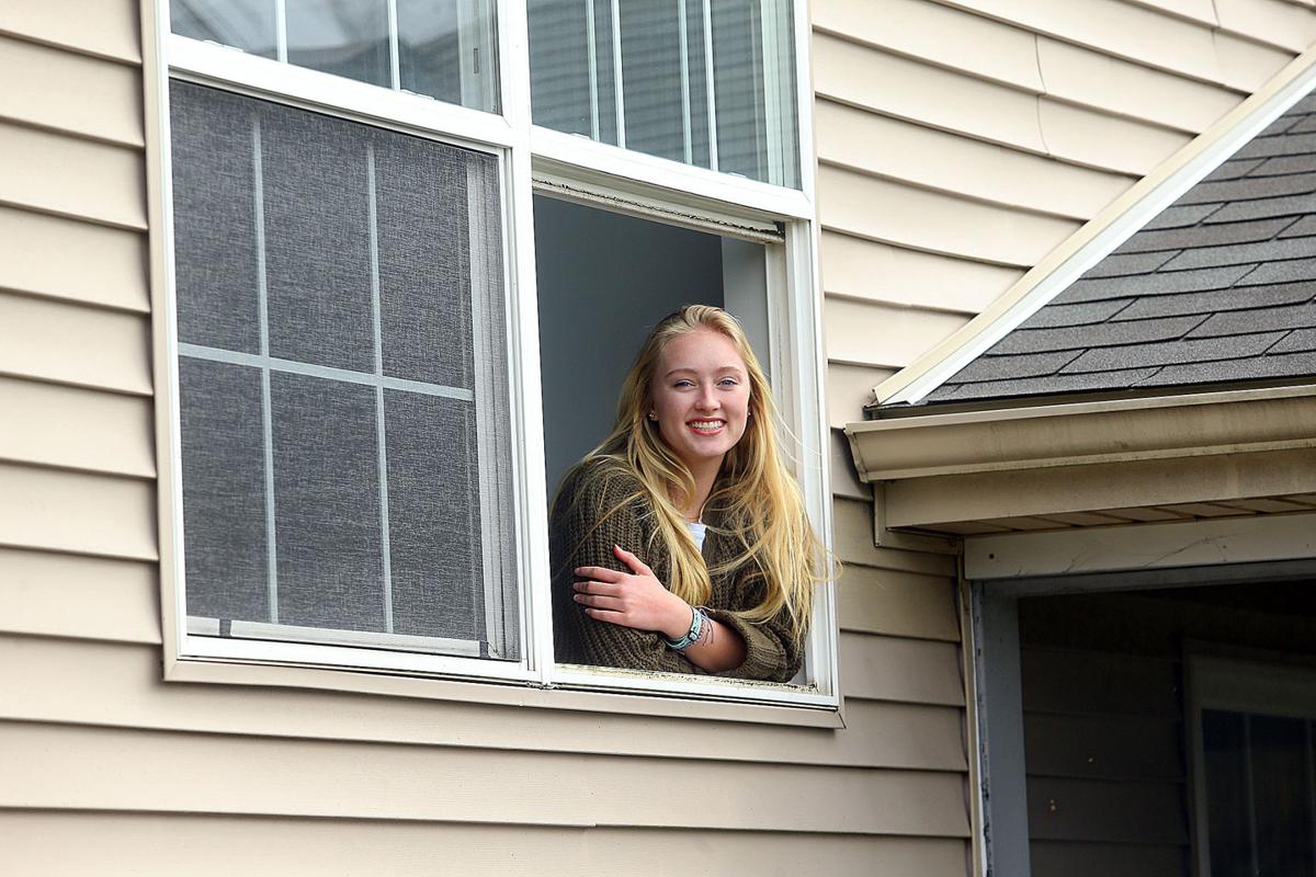 Senior-Maya James.jpg