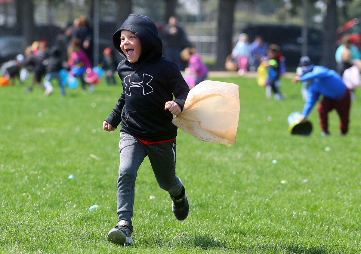 Youth Easter Egg Hunt 03.jpg