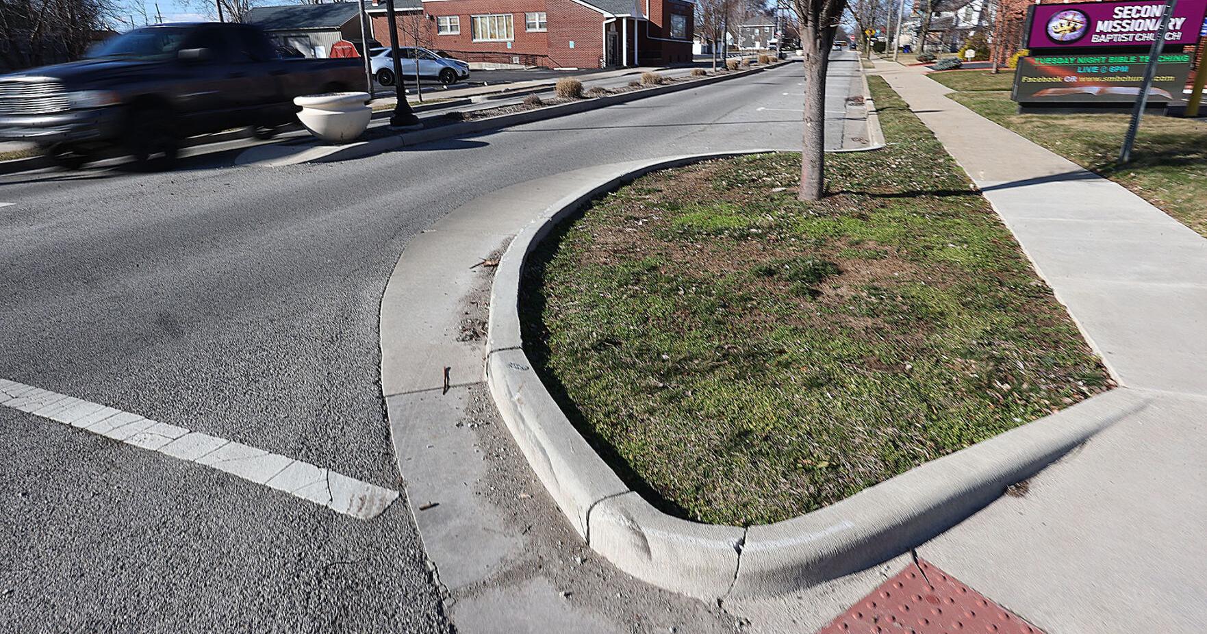City removing bumpouts, islands along 1 block stretch of North Apperson. - Vimarsana News