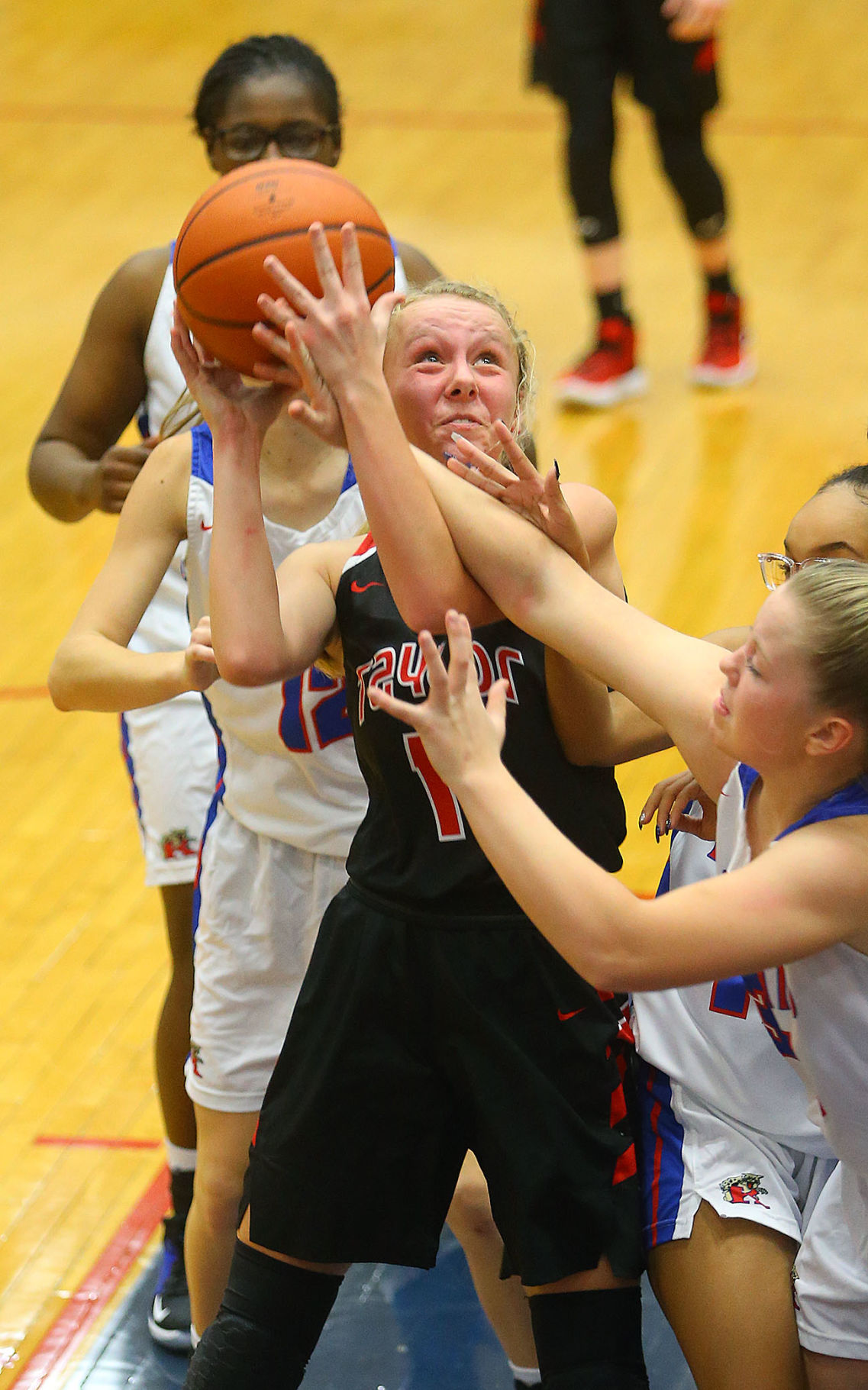 Taylor vs KHS GBB 09.jpg