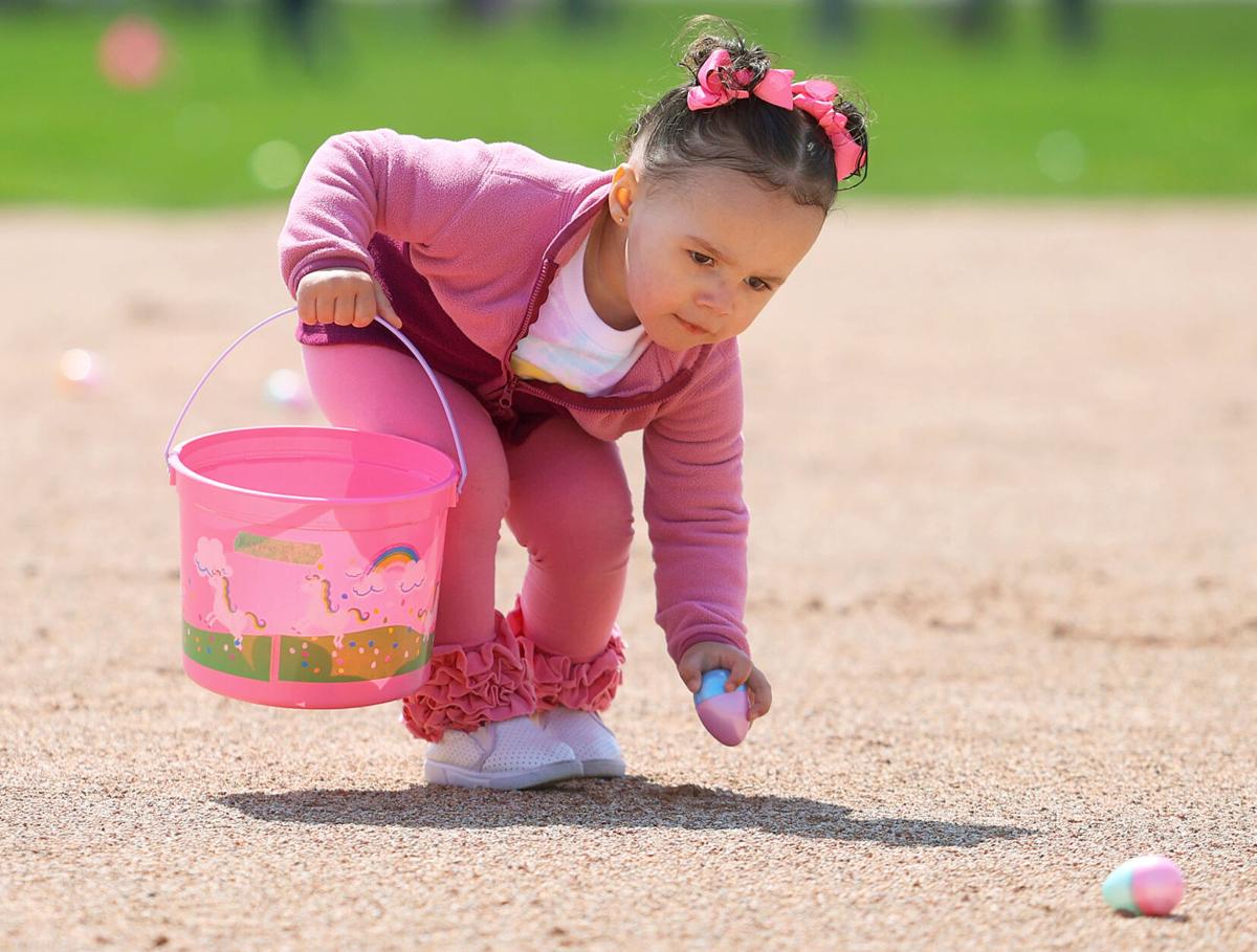 Youth Easter Egg Hunt 01.jpg