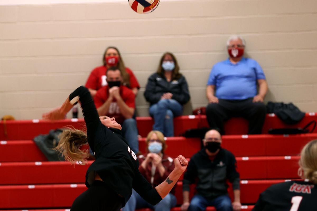 Volleyball IUK vs Aquinas 18.JPG
