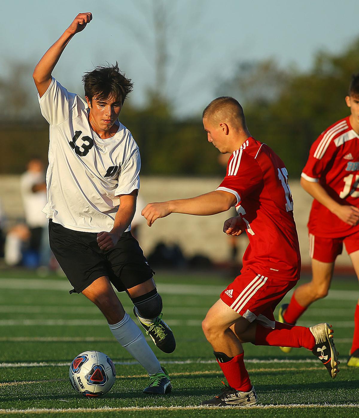 WHS vs Mac soccer 10.jpg