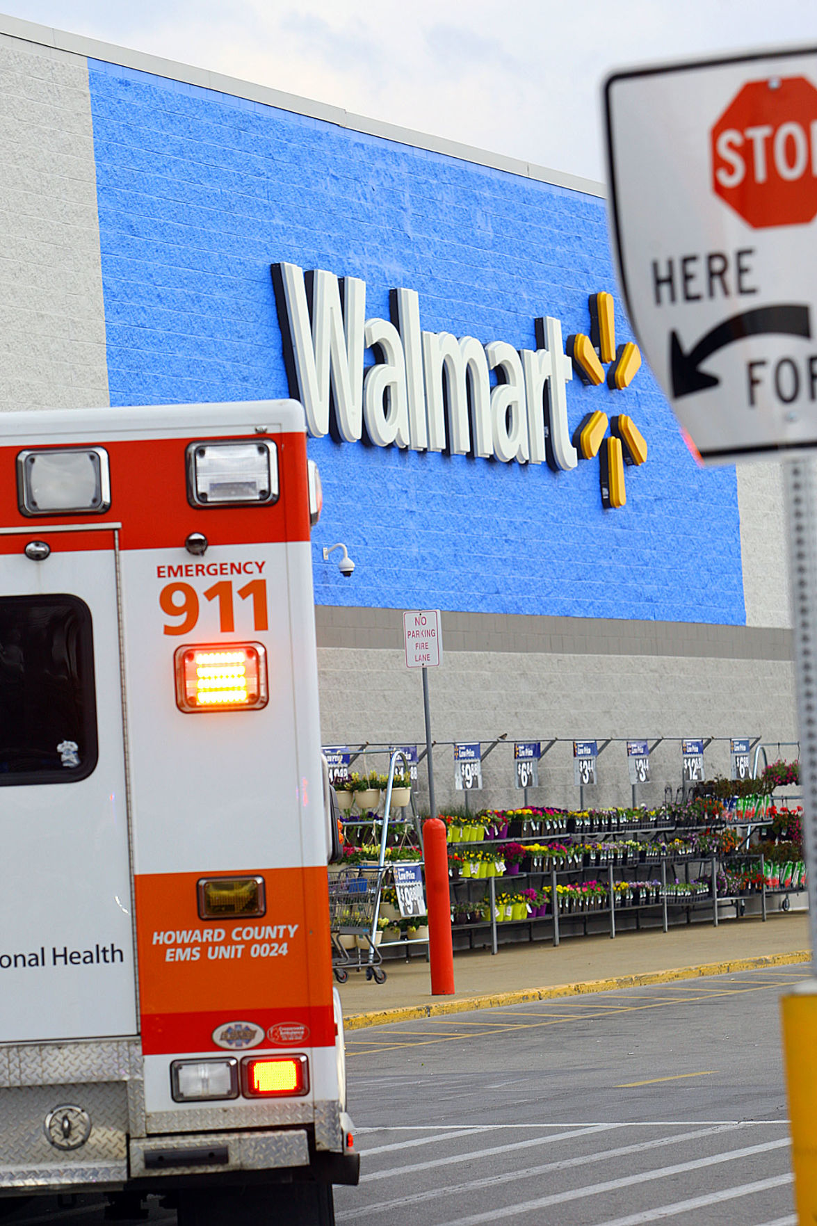 Walmart Shooting 02 - WEB .JPG