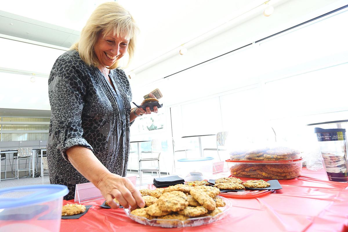 Delphi Technologies Aptiv And United Way Face Off In National Oatmeal Cookie Day Competition Local News Kokomotribune Com