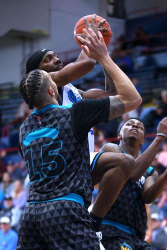 BobKats vs Warriors 14.JPG