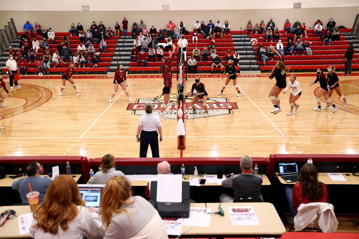 Volleyball IUK vs Aquinas 31.JPG