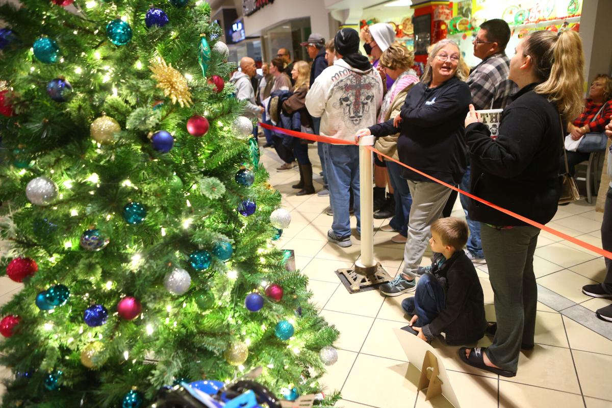 We Care tree auction WEB ONLY 21.JPG