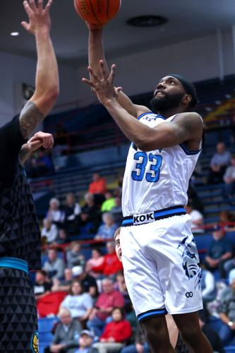 BobKats vs Warriors 17.JPG