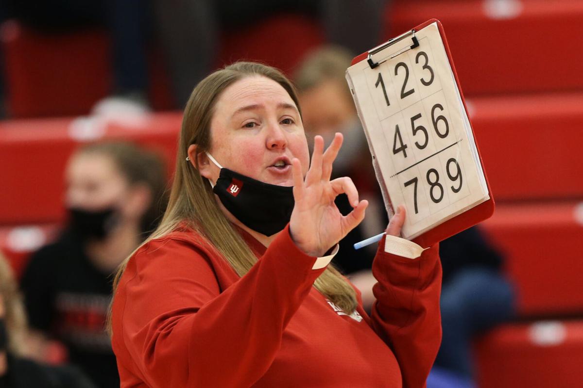 Volleyball IUK vs Aquinas 40.JPG