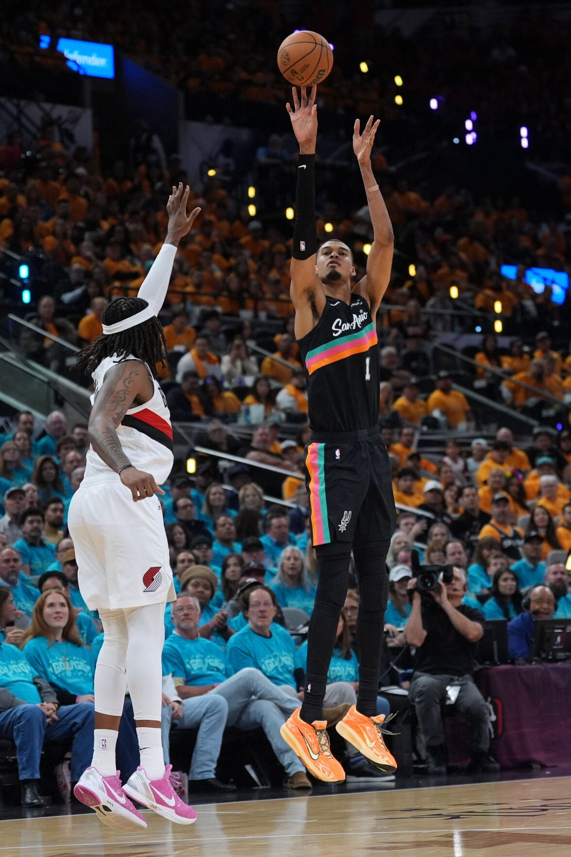 Playoff Bracket: Spurs and Wolves Win Without Stars, Testing Coaching Panic — image 5