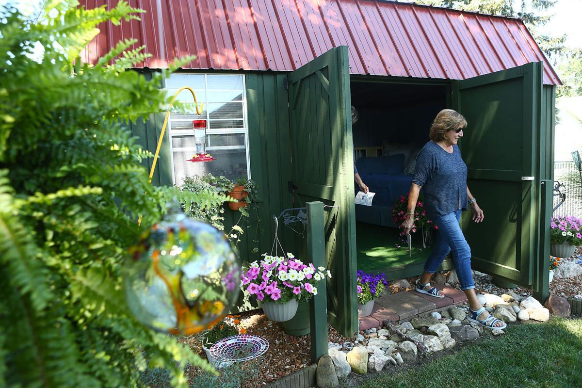 annual garden stroll inspires new ideas and creativity for local gardeners news kokomotribune com