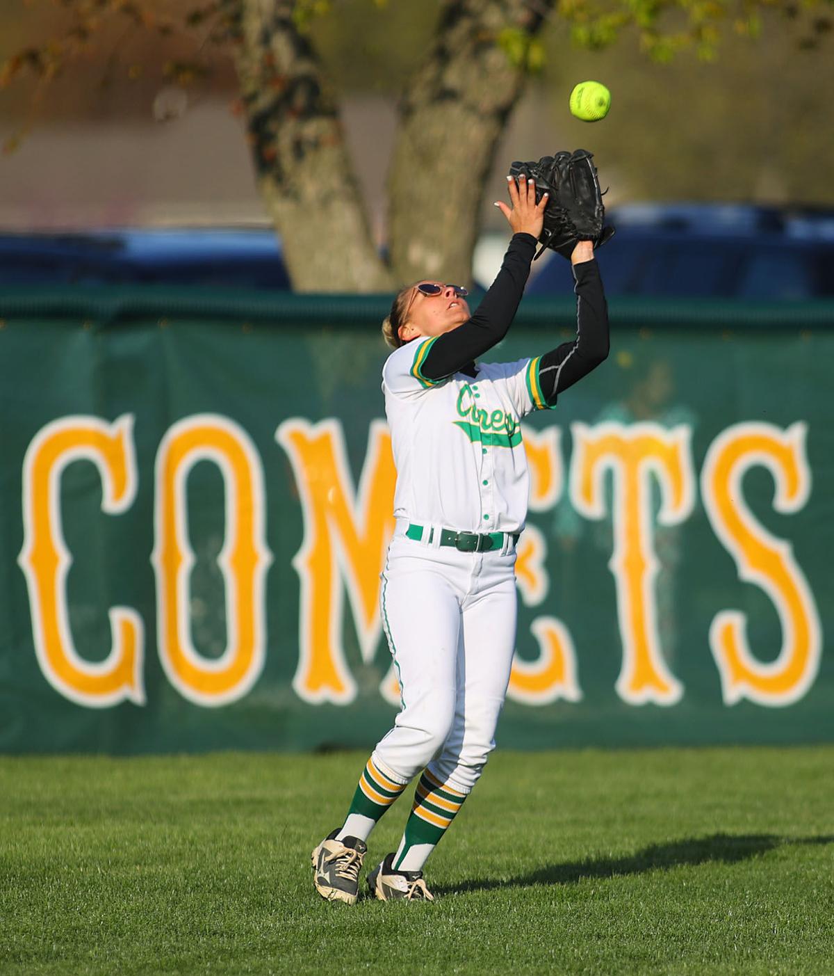 EHS vs KHS softball 15.jpg