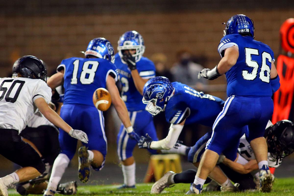 Sec FB - Tipton vs Lapel 21.JPG