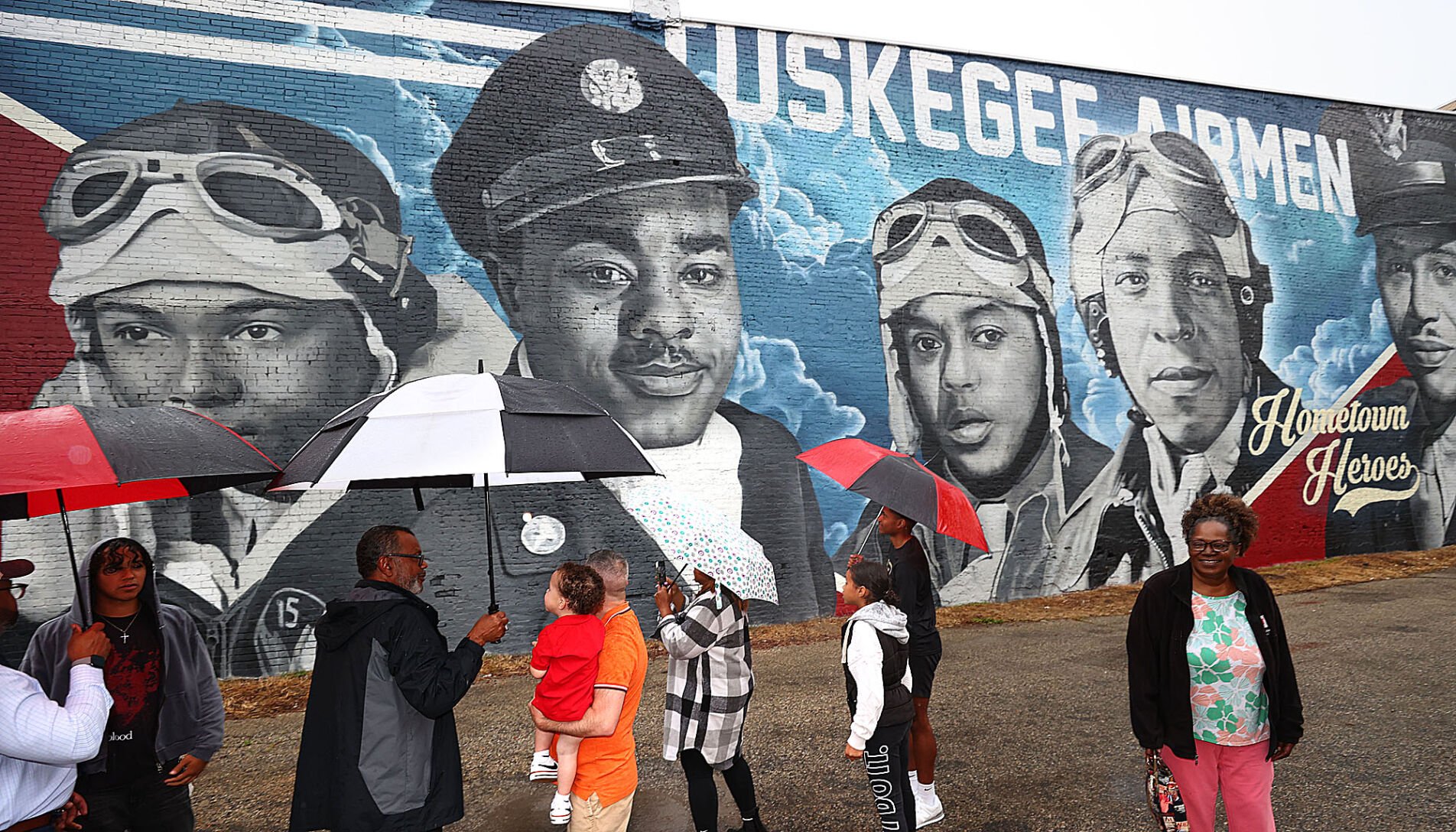 New downtown mural honors Howard County's Tuskegee Airmen | News