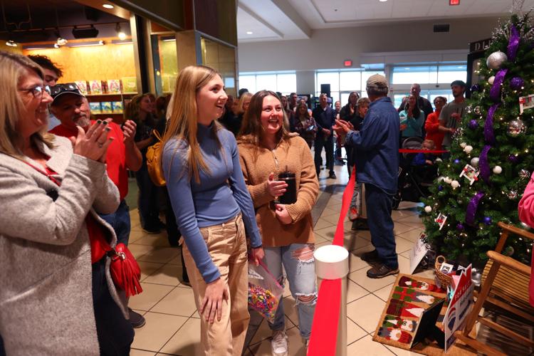 PHOTOS We Care Tree Auctions News