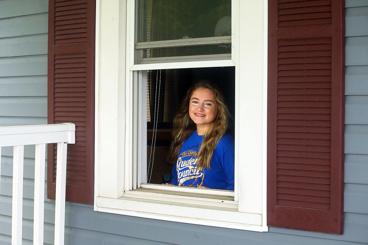 Senior-Karly McKay.jpg