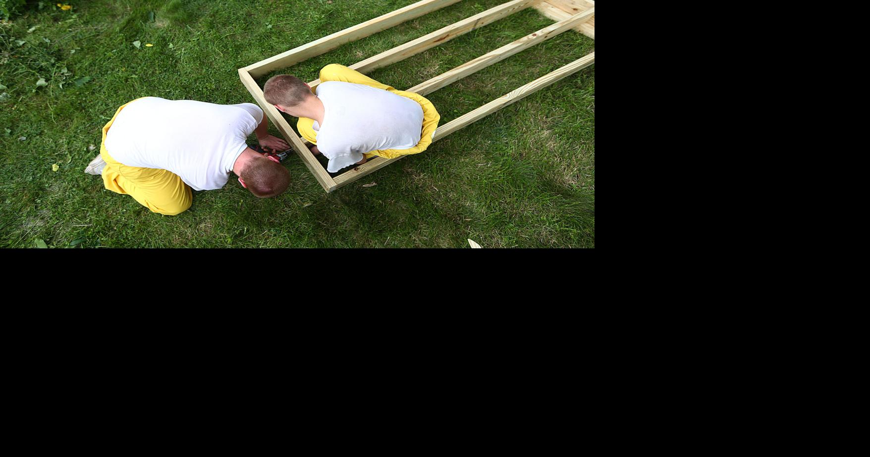 Juvenile inmates build new handicap ramp for Kokomo woman News