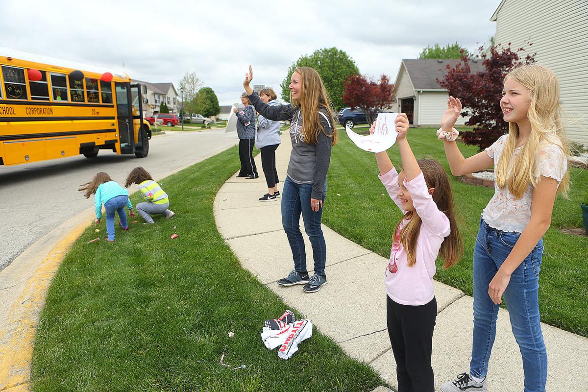 Taylor bus parade 01.jpg