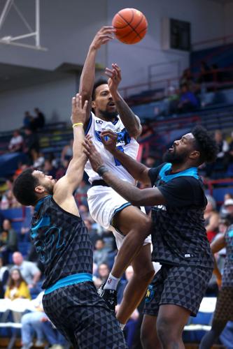 BobKats vs Warriors 31.JPG