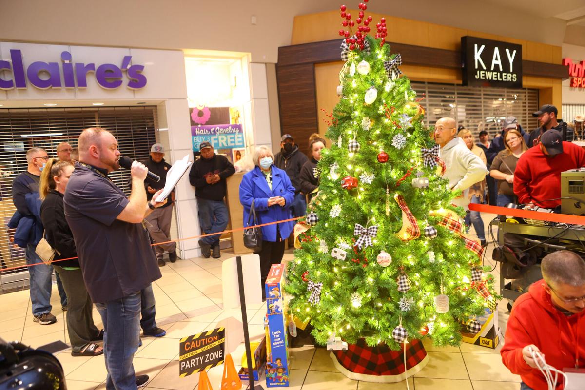 We Care tree auction WEB ONLY 25.JPG