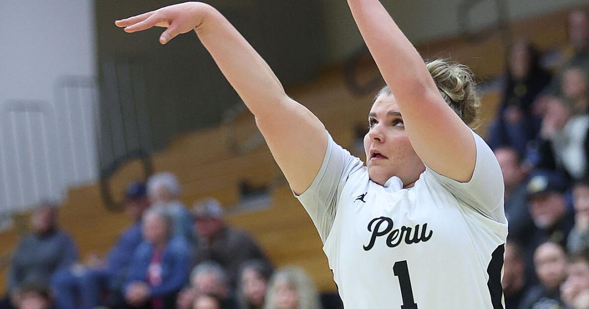 PHOTOS: Peru vs Pioneer girls BB