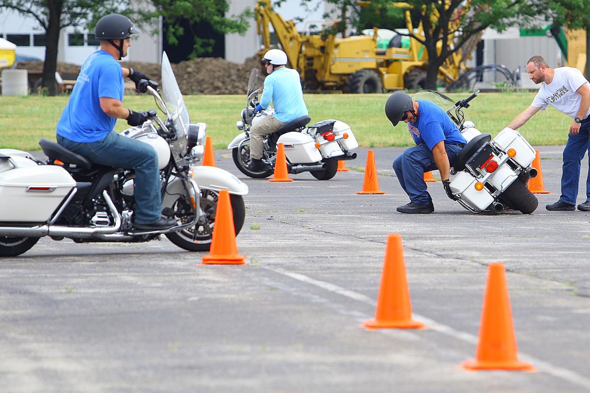 Officers take strenuous motorcycle training course | News | kokomotribune.com