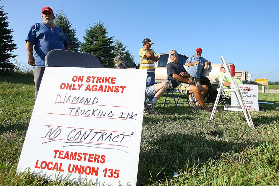 Local 135 Strikes Against Trucking Company News Kokomotribune Com