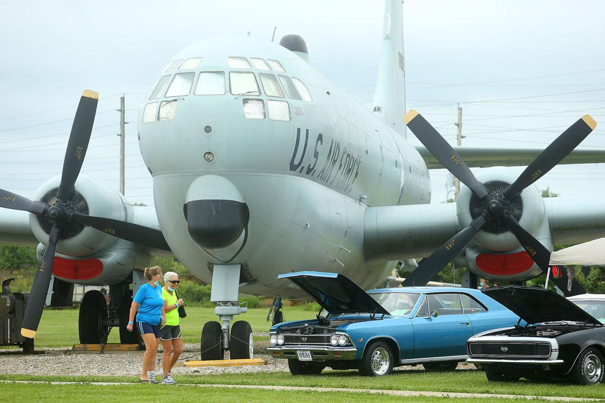 Warbird Cruise-In 02.jpg