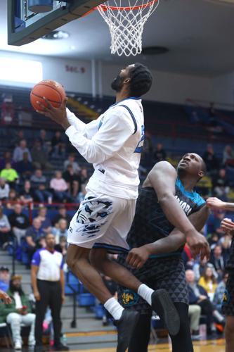 BobKats vs Warriors 40.JPG