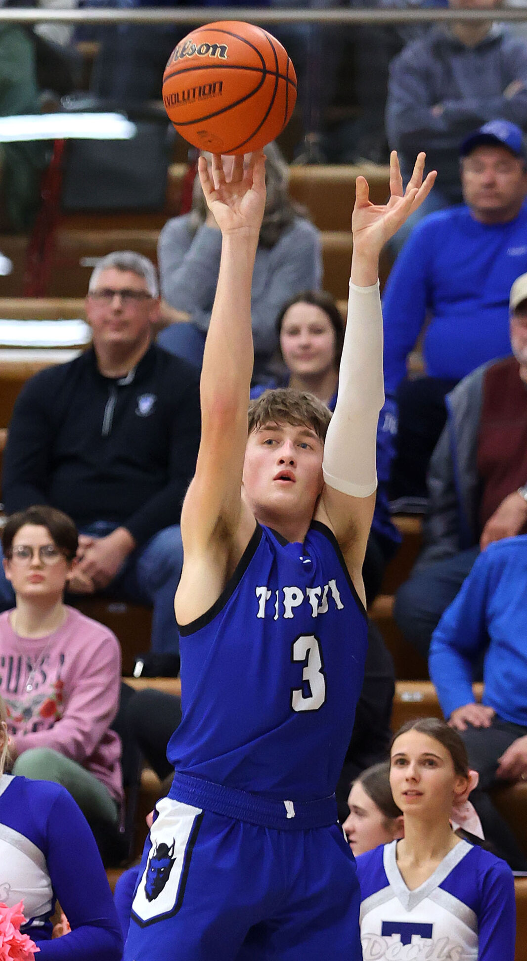 Tipton Blue Devils Dominate in Hoosier Conference Championship Win with Junior Guard Grady Carpenter’s Remarkable Performance