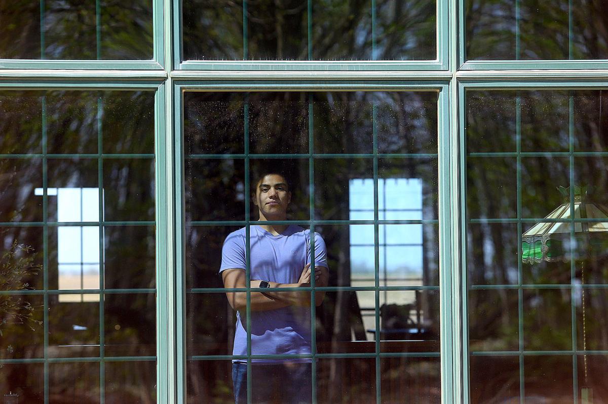 Senior-Samuel Davis.jpg