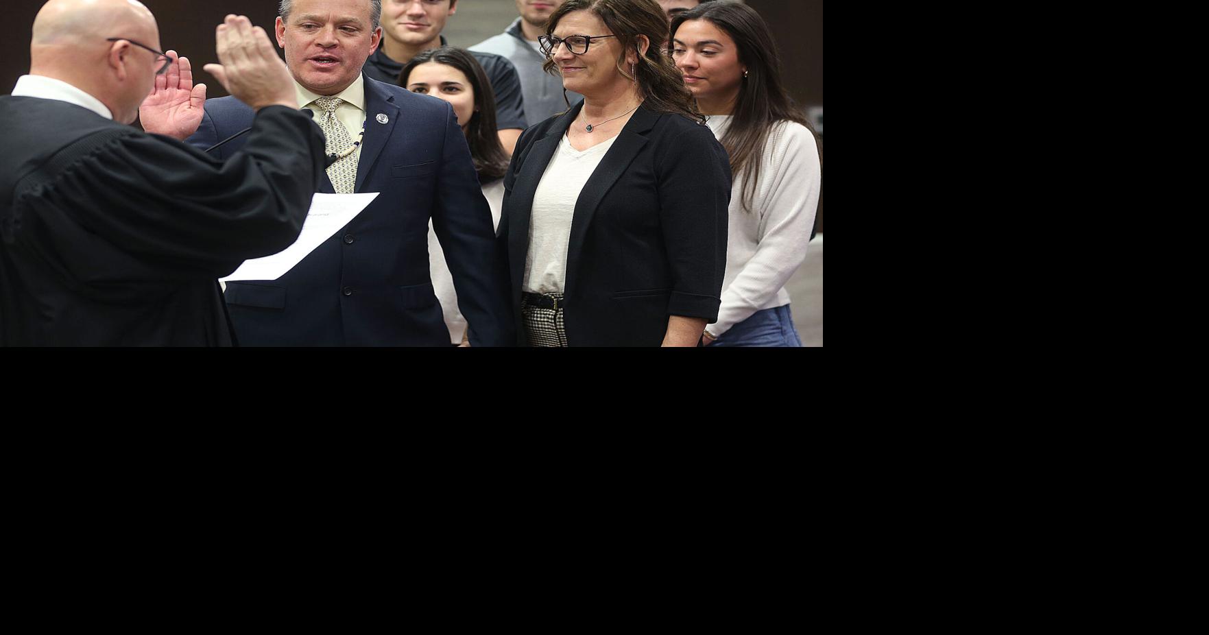 Elected officials sworn in | Local news | kokomotribune.com