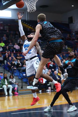 BobKats vs Warriors 45.JPG