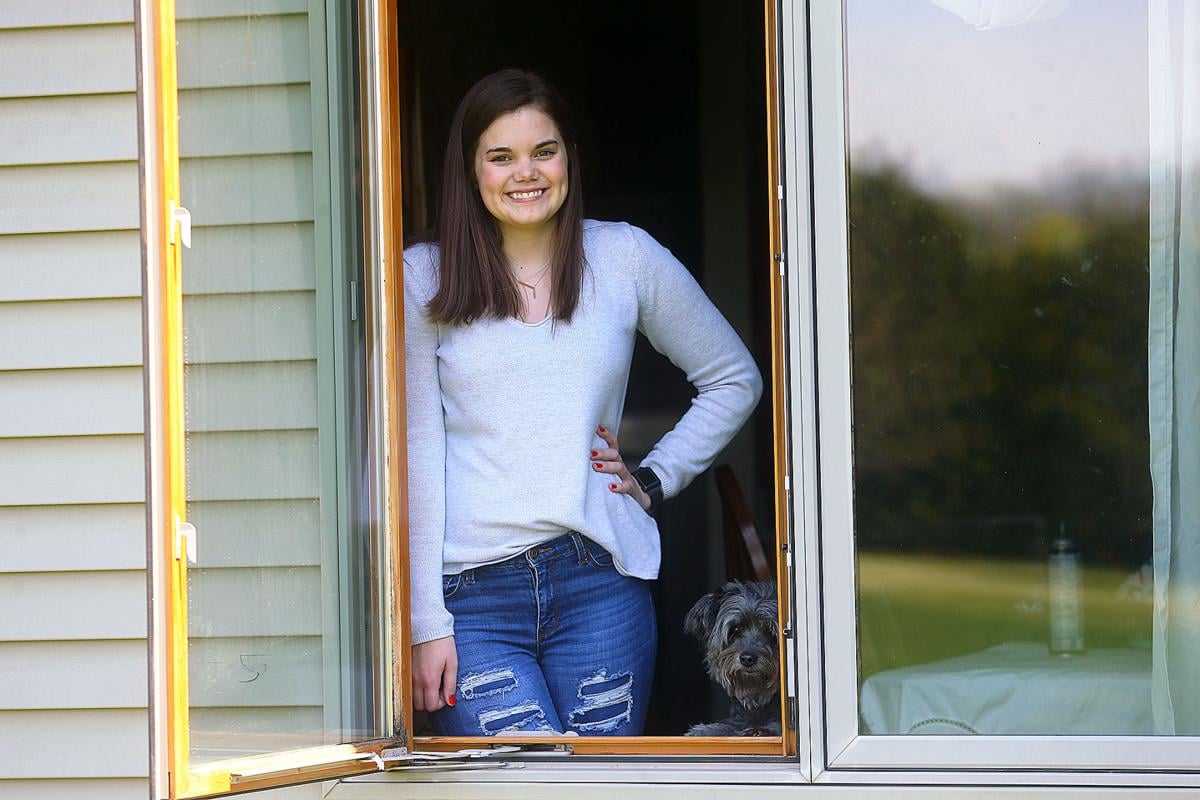Senior-Brianna Smitley.jpg