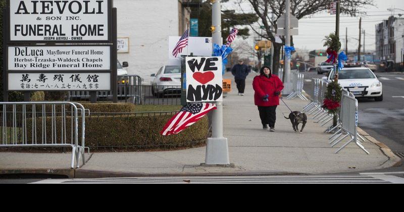 Cuomo Attends Cop S Wake 2 Days After His Dad Died Nation World News Kokomotribune Com