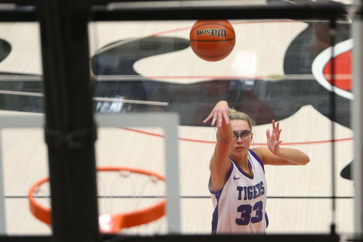 Sec Girls BB - NHS vs Marion 18.JPG