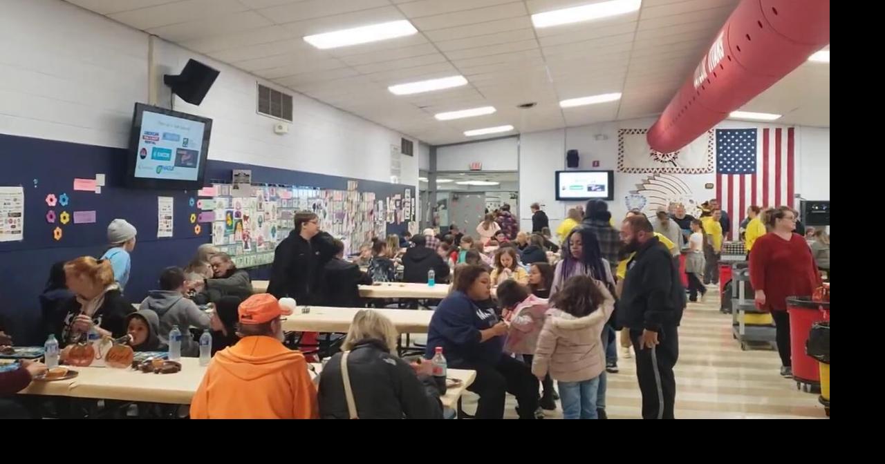 Community Thanksgiving dinner at Taylor Elementary 1