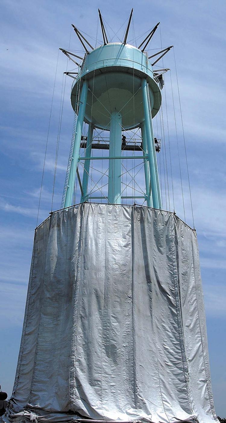 Greentown water tower gets new paint job | Local news | kokomotribune.com